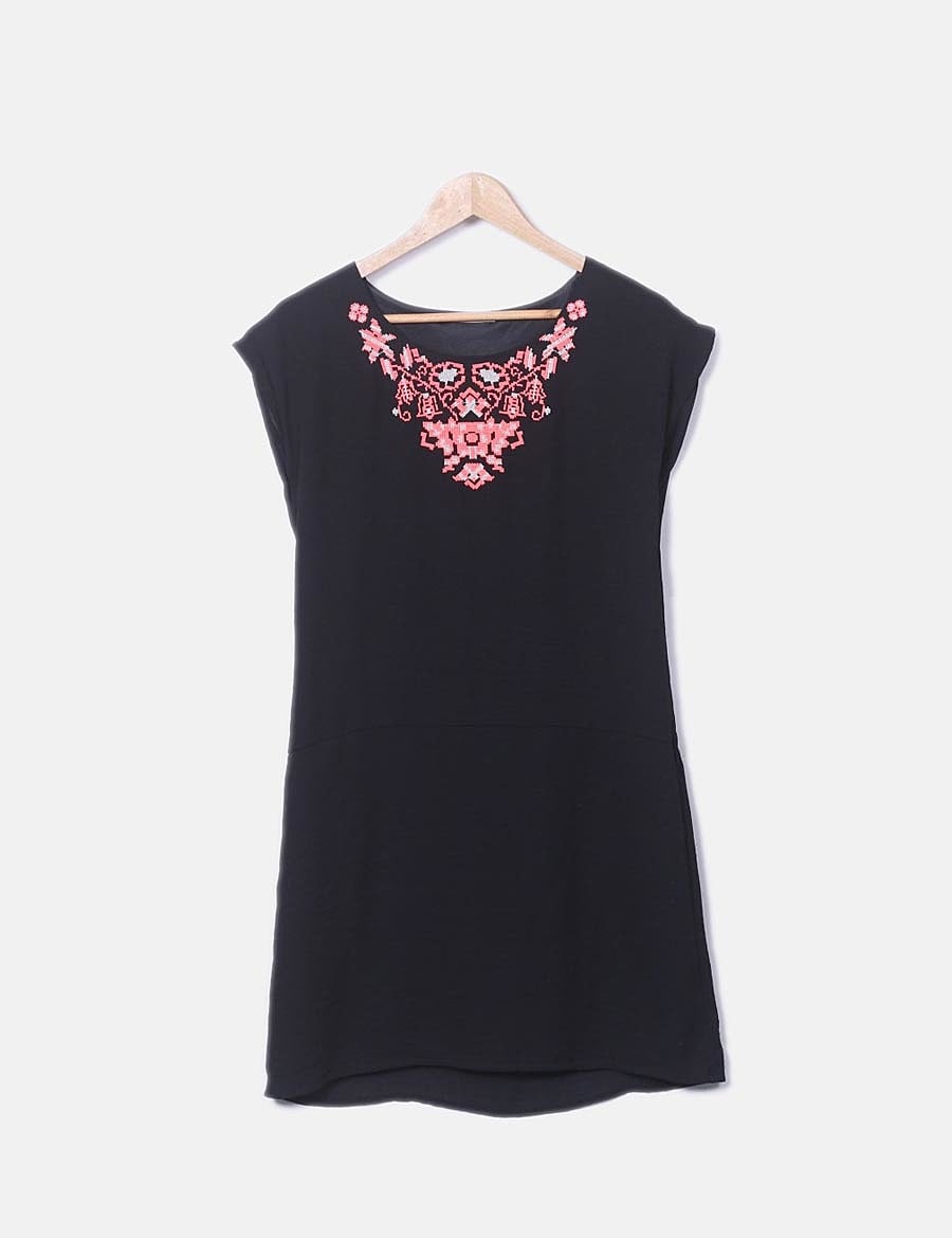 Camaïeu Black dress with embroidery