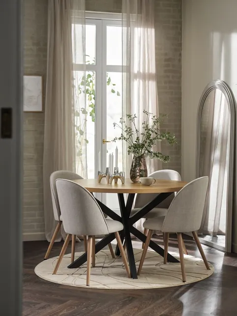 NORTOFT Ø120 bord varm eg + 4 THORUP stole beige/eg