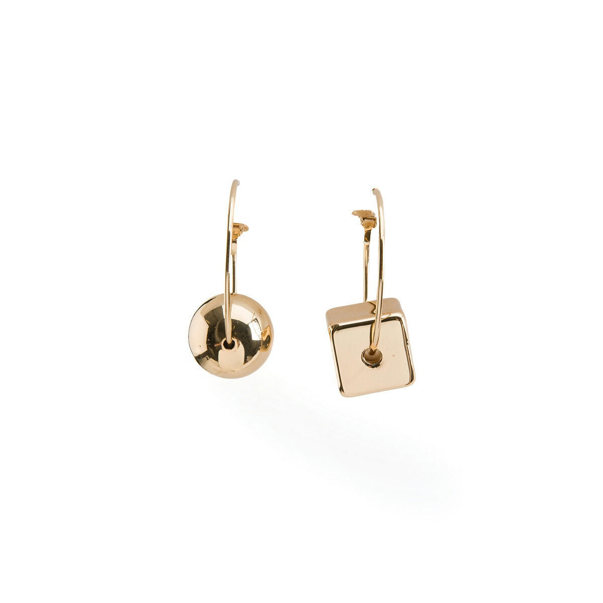 Boucles d'oreilles dépareillées