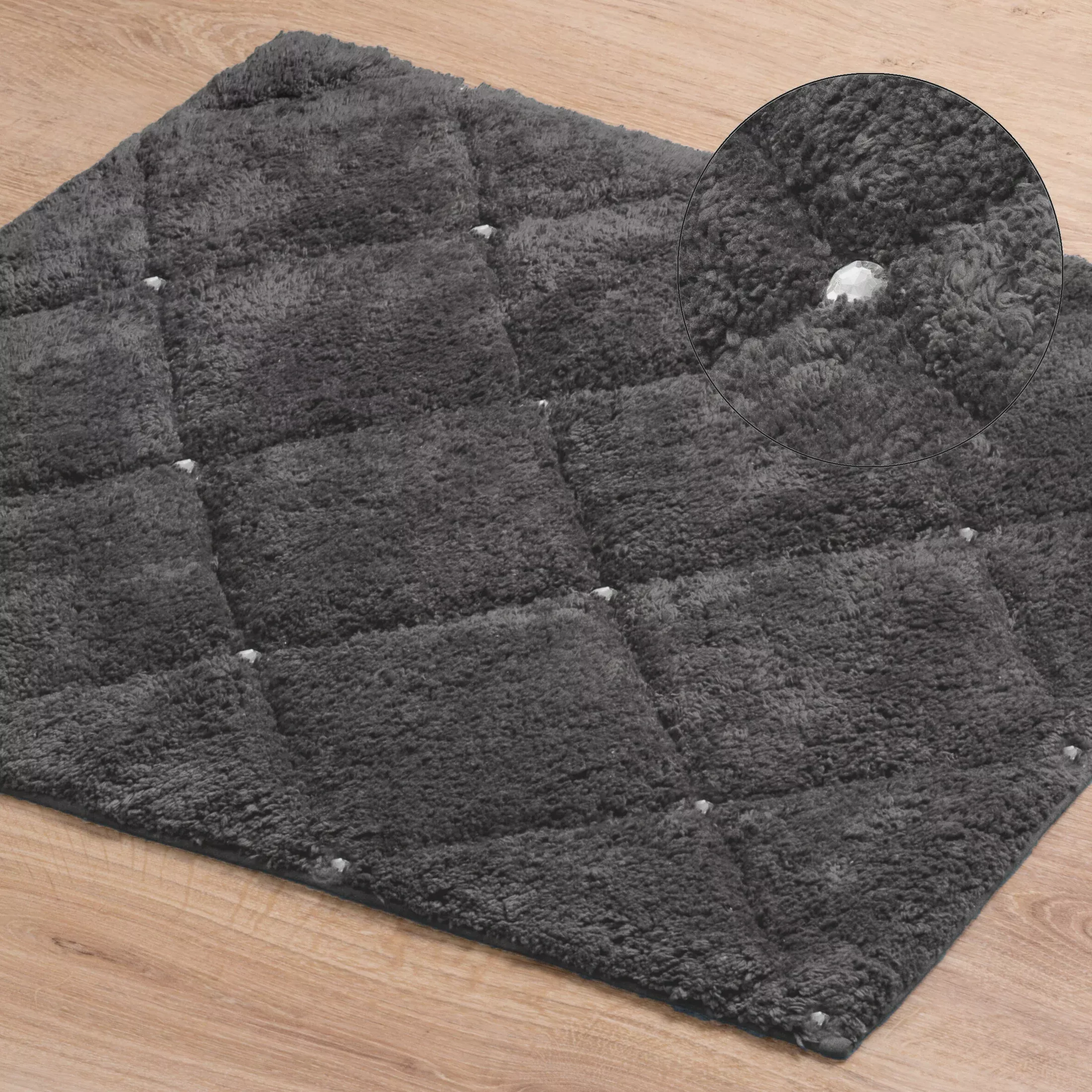 Dywanik bawełniany zdobiony geometrycznym wzorem z kryształkami 60x90 cm CHIC
