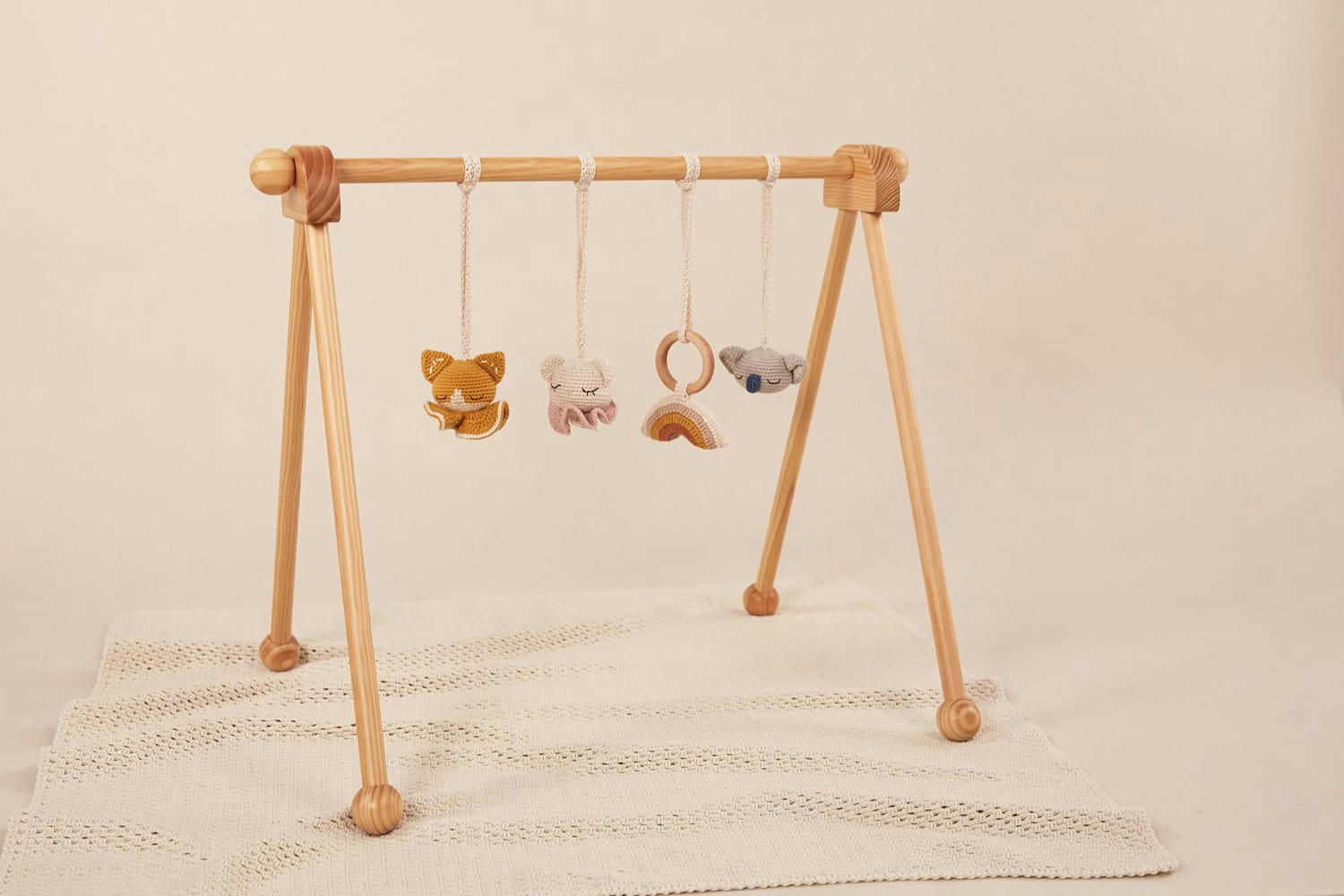 - Jouet à suspendre en crochet arc-en-ciel