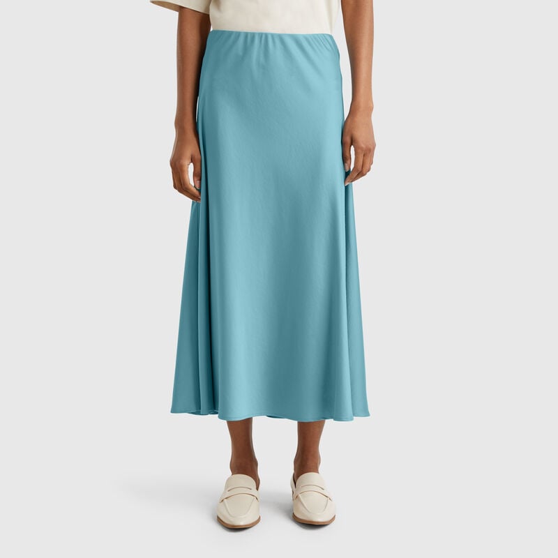 Flowy satin look skirt