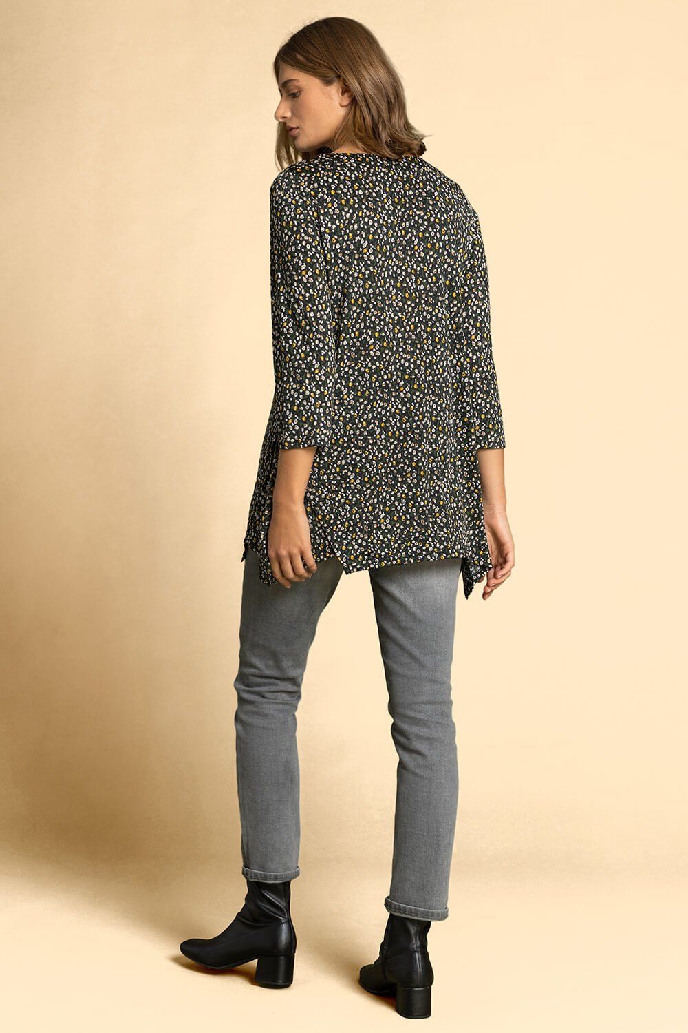 Roman Ditsy Floral Print Hanky Hem Top