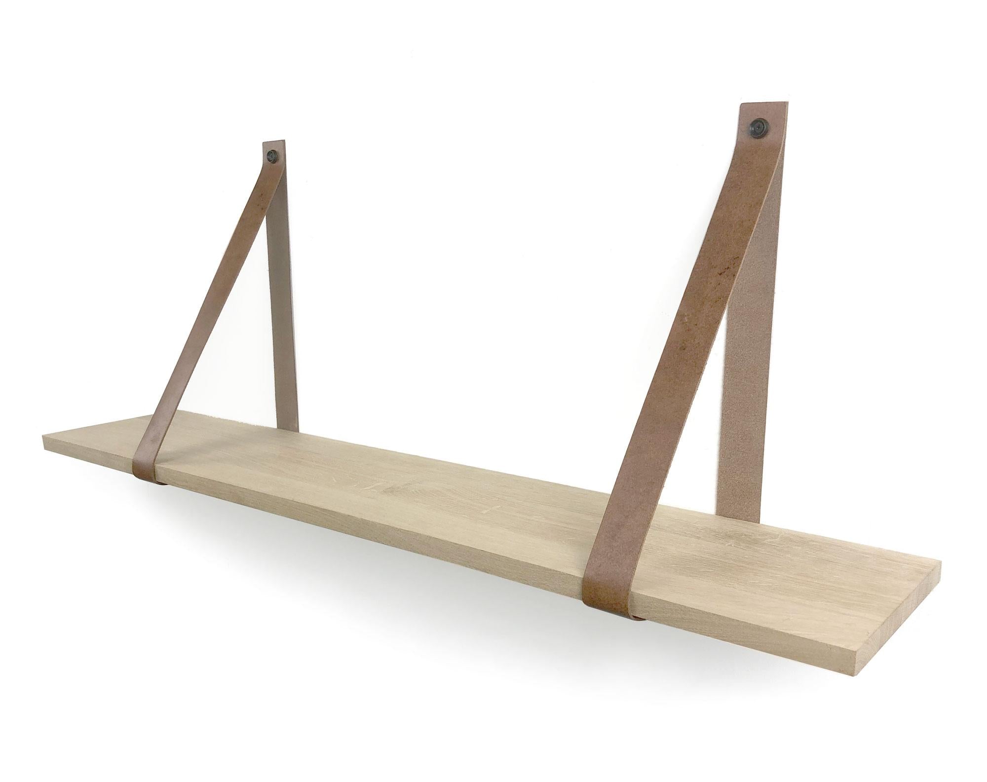 Woodbrothers Eiken 18mm wandplank recht 80x30cm + leren riem cognac