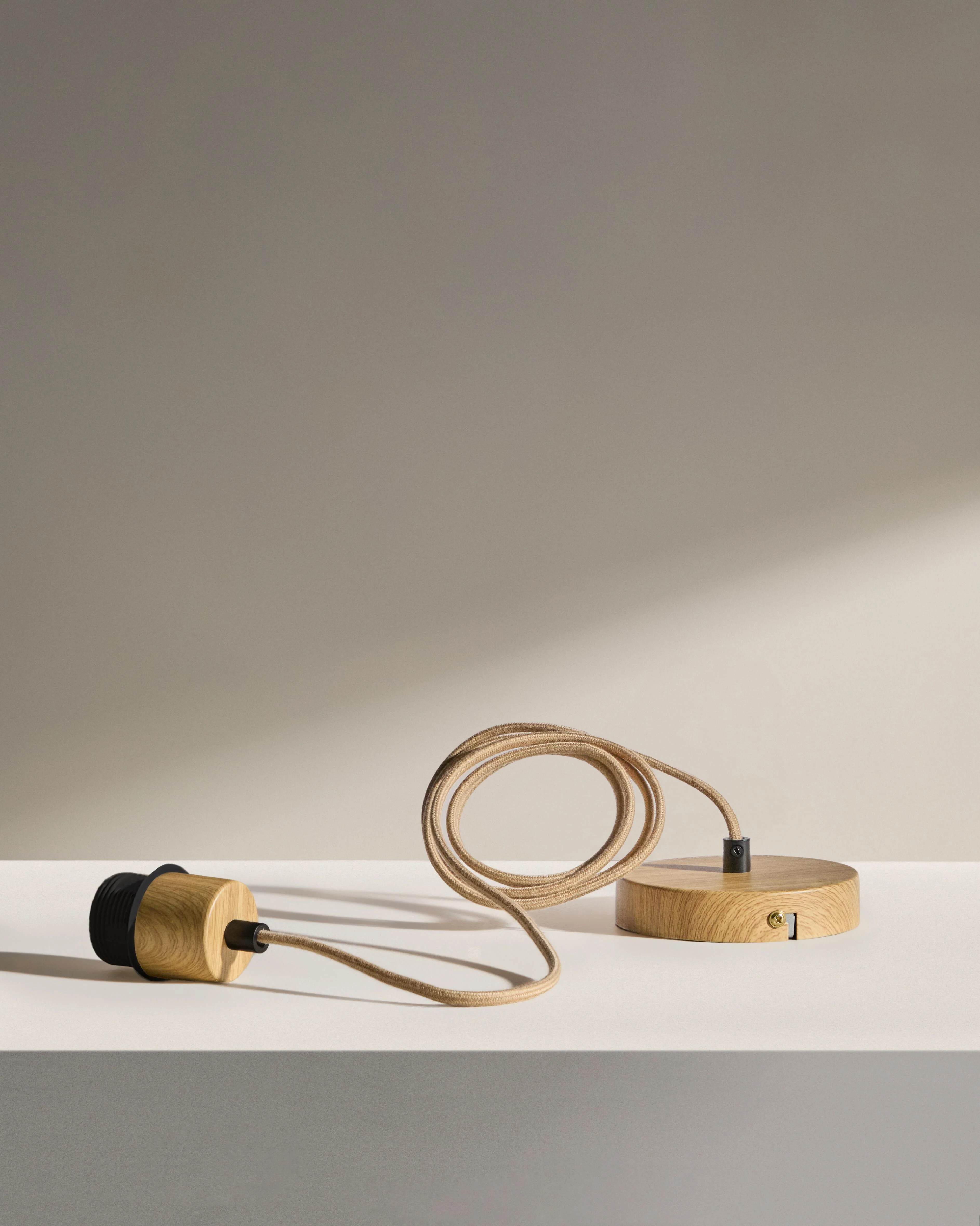 Kaede metal lamp fitting in a wood effect, 150 cm