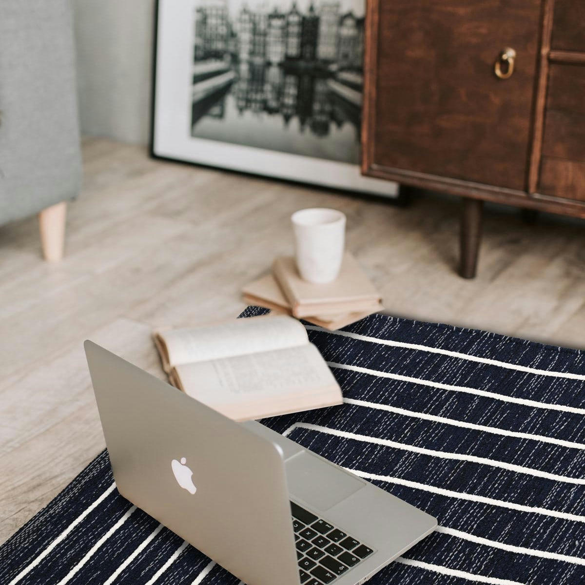 URBAN STRIPES - Tapis antidérapant 1350 gr/m²  indigo 120x170 cm