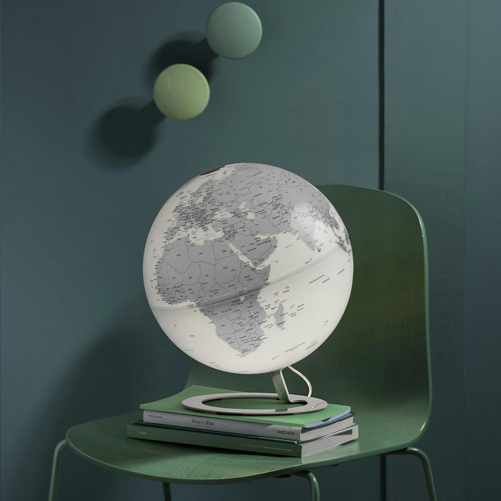 IGLOBE CHROME - Globe terrestre de design  25 cm  lumineux  textes en anglais