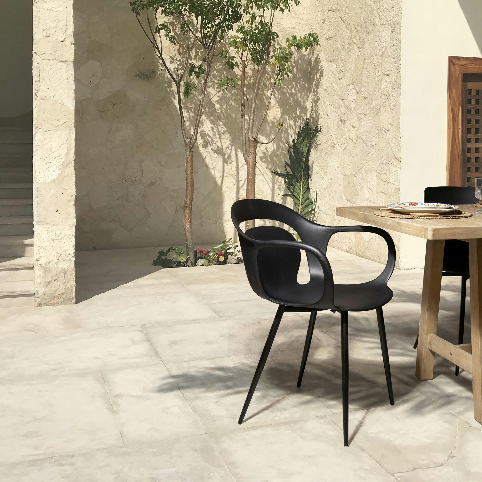 ALAN - Lot de 4 fauteuils de table extérieur en polypropylène noir mat