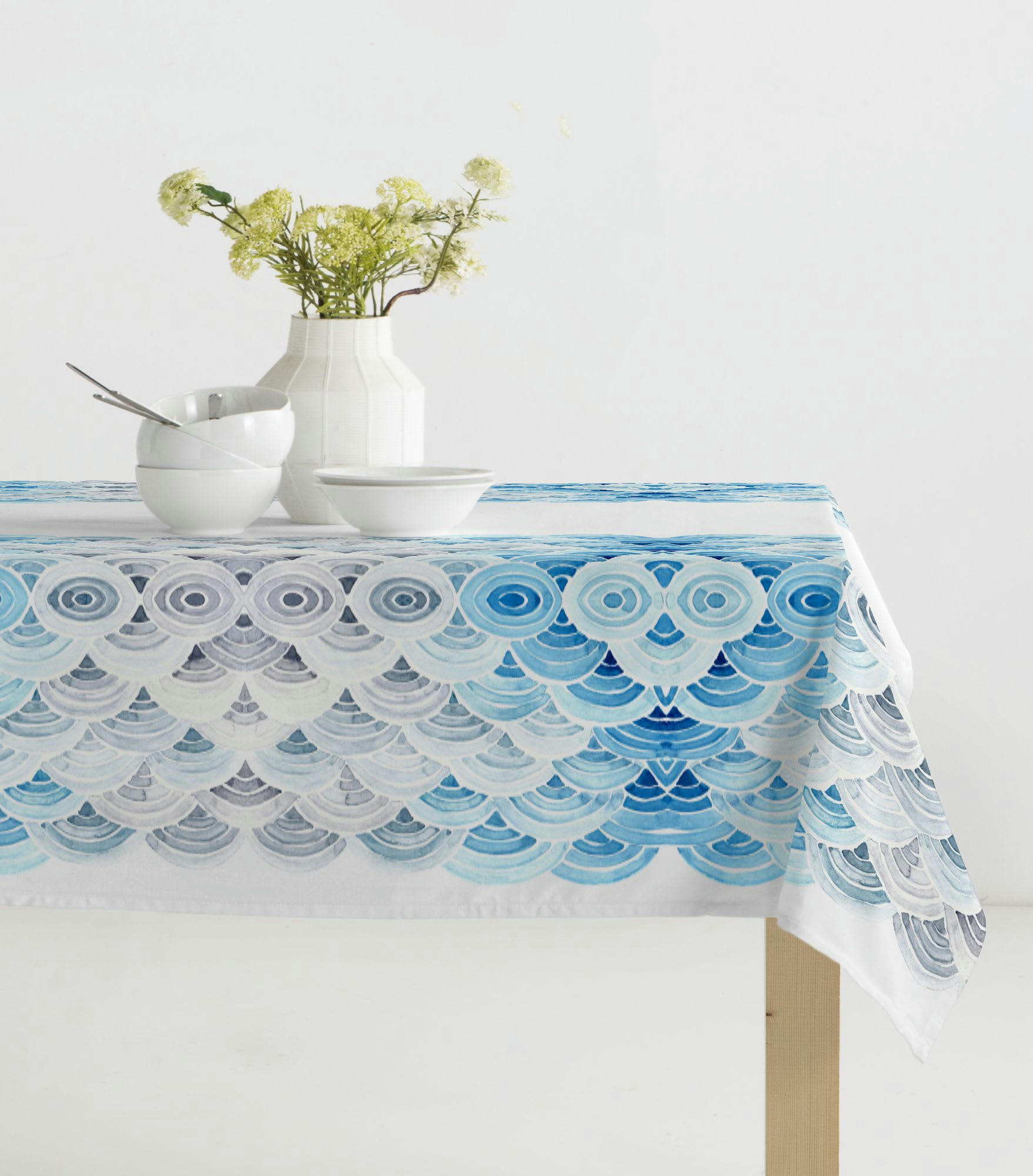 POSEIDON - Nappe imprimée blanc avec traitement anti-taches en coton 140x140 cm