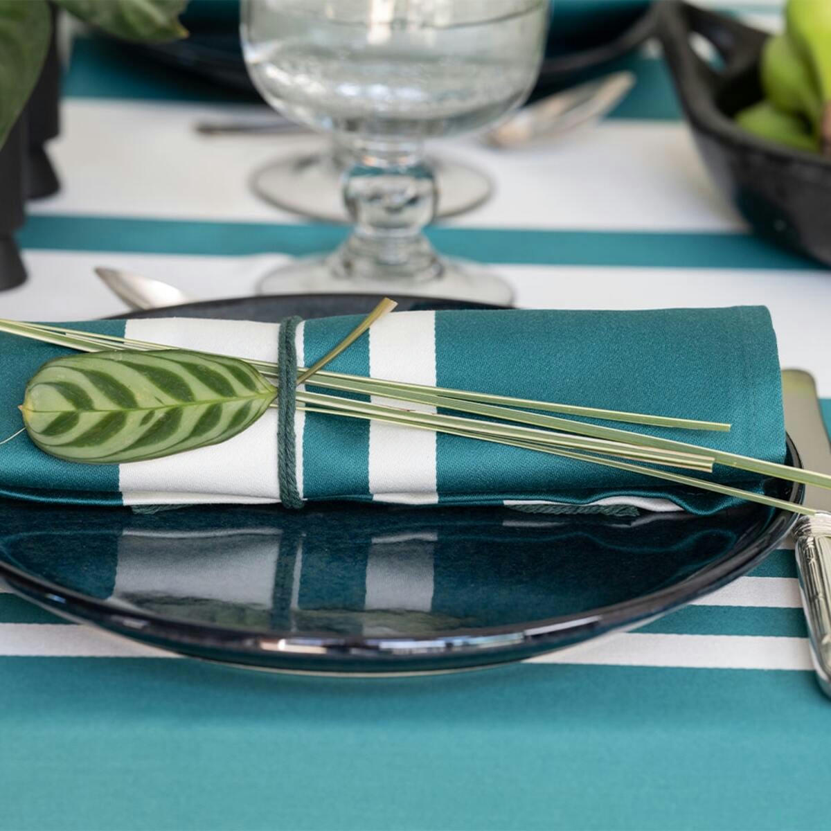 PAMPELUNE - Serviette de table coton Vert 50x50 cm