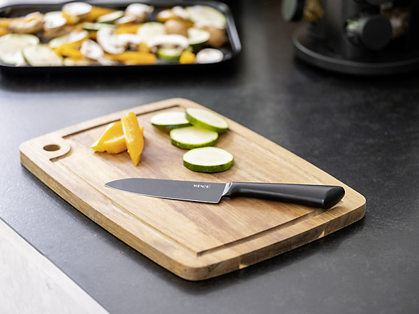 Couteau de chef noir en acier inoxydable Ace taille moyenne