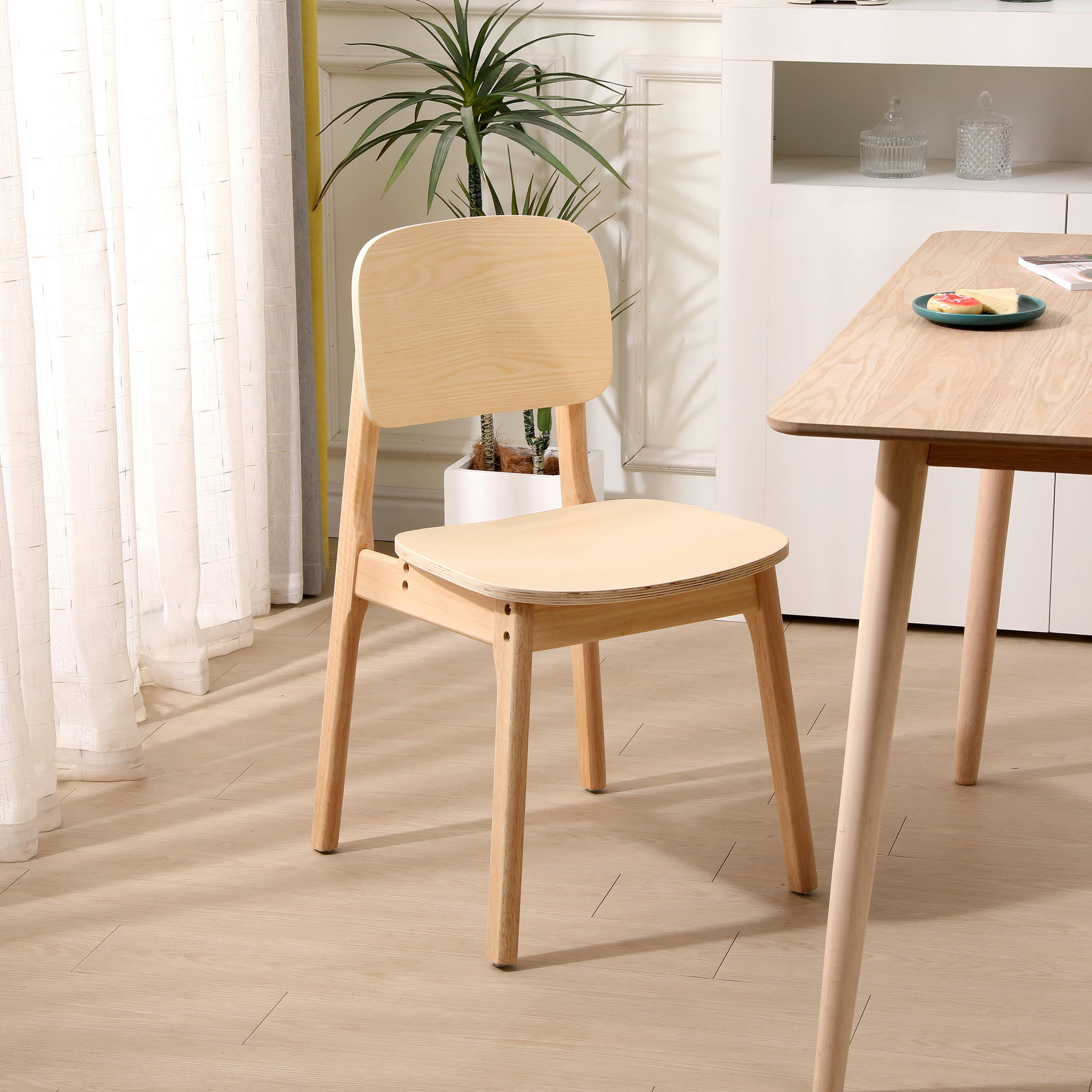 - Lot de 2 chaises en bois massif naturel