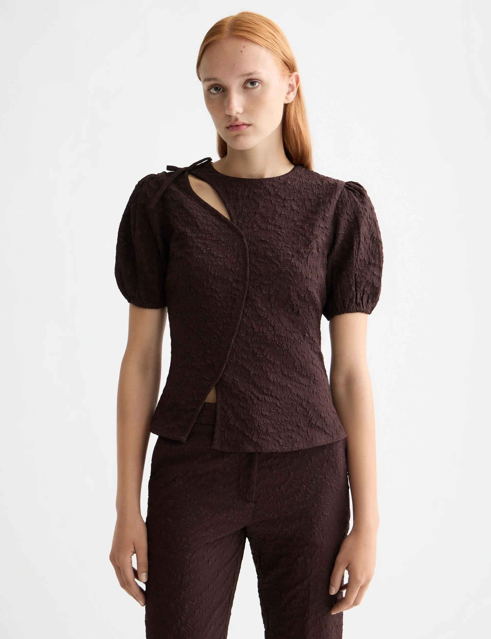 Puff sleeve textured top