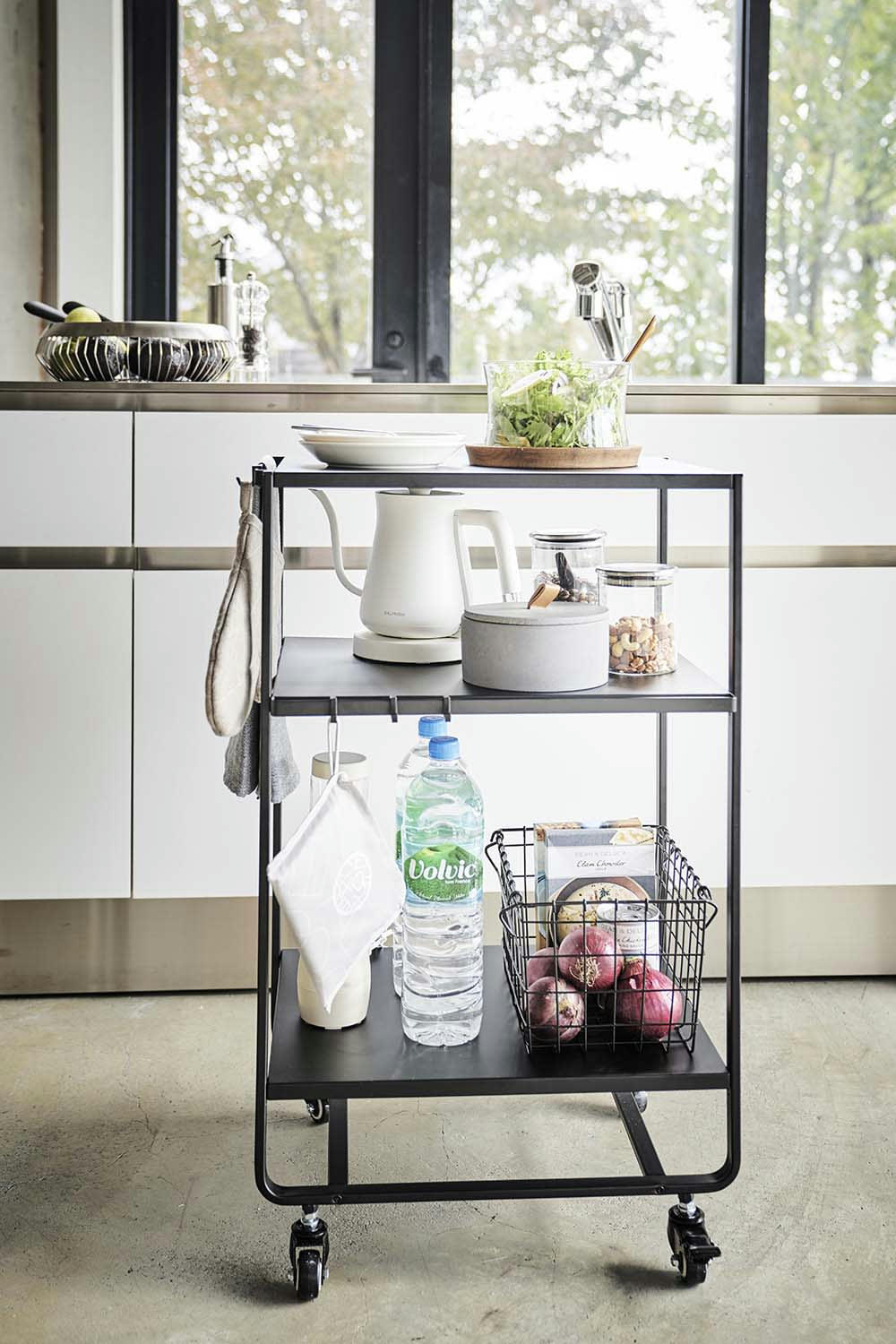 - Desserte à roulettes en métal noir