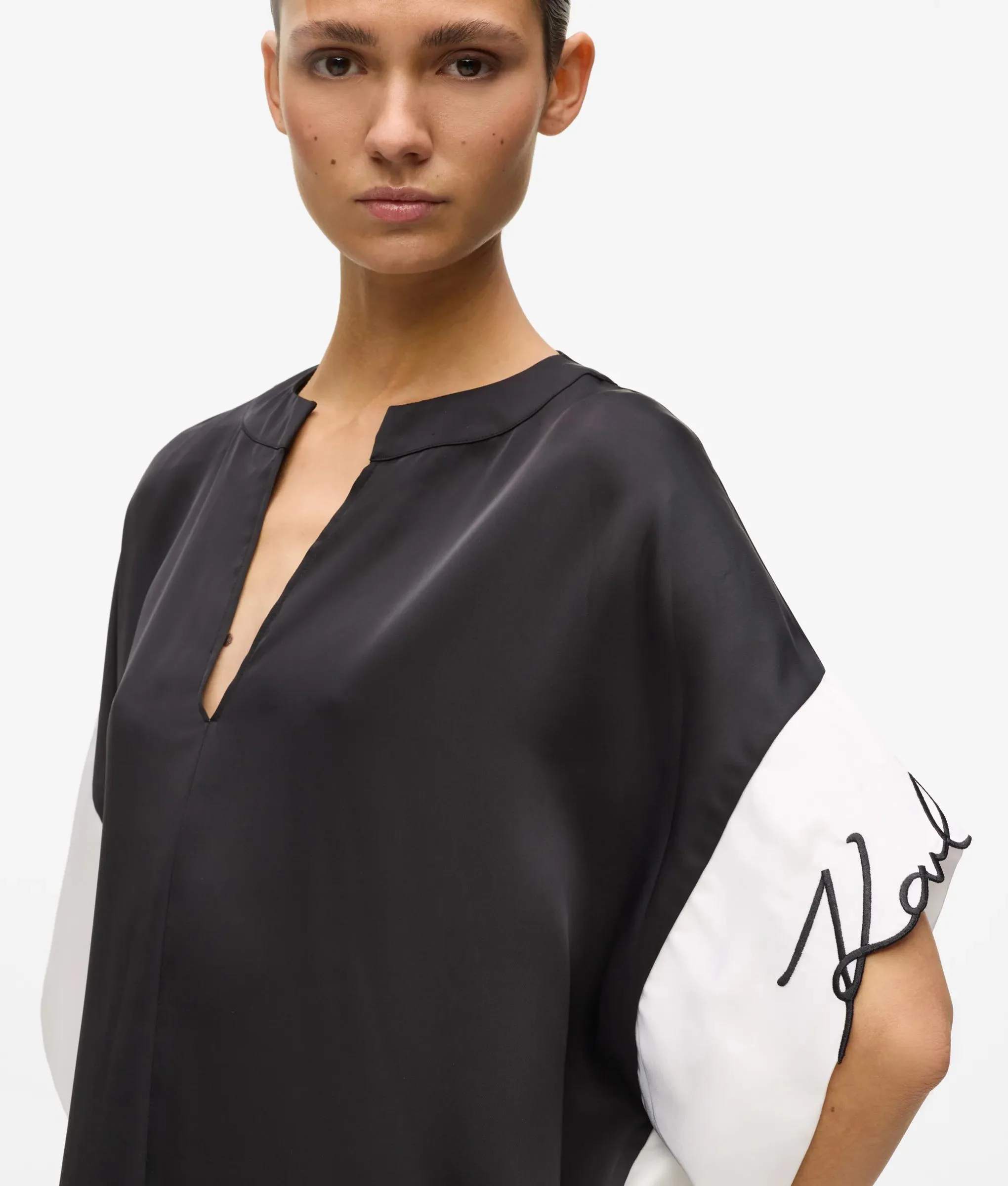 Robe à manches larges Signature