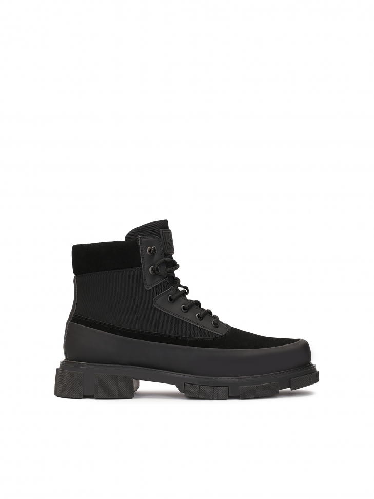 Black solid men's boots with high laced upper