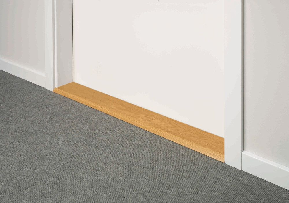 TREKANTLIST EIKFARGET 15X15X900MM