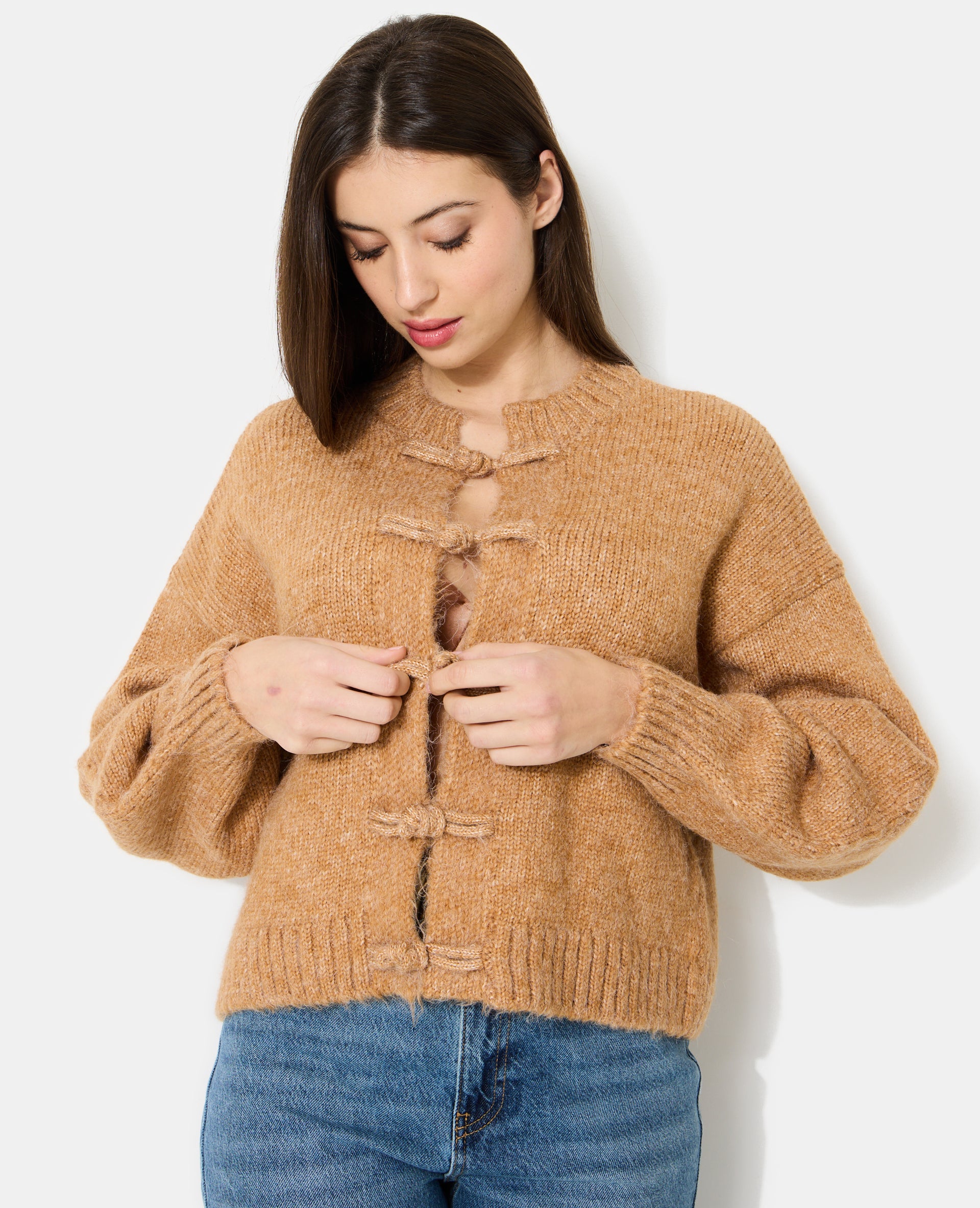 Gilet en maille avec boutons brandebourg