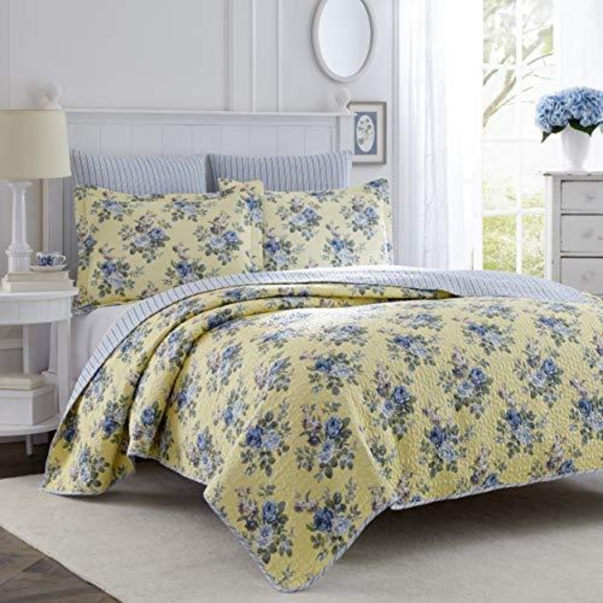 Luxury Premium Ultra Soft Quilt Coverlet, Comfortable 3 Piece Bedding Set, All Season Stylish Bedspread