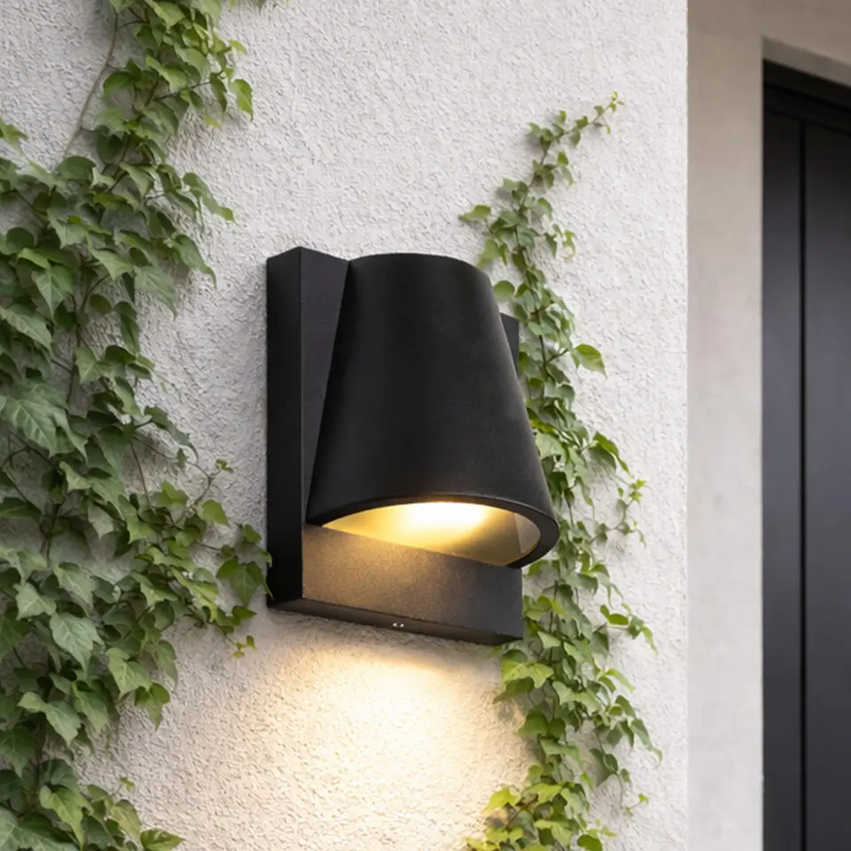 Qazqa wandlamp met glas femke zwart gu10