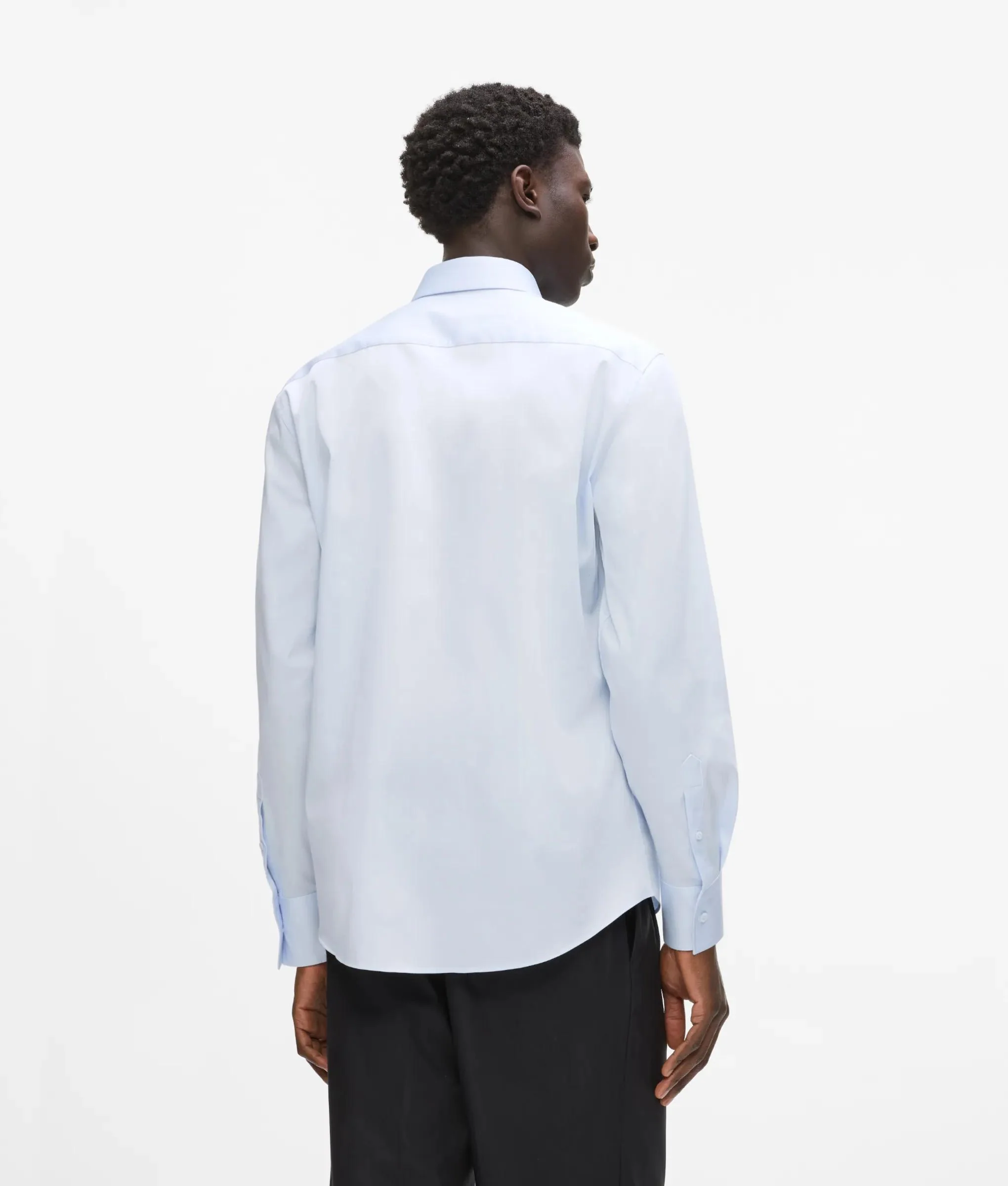 Chemise classique taillée sur mesure