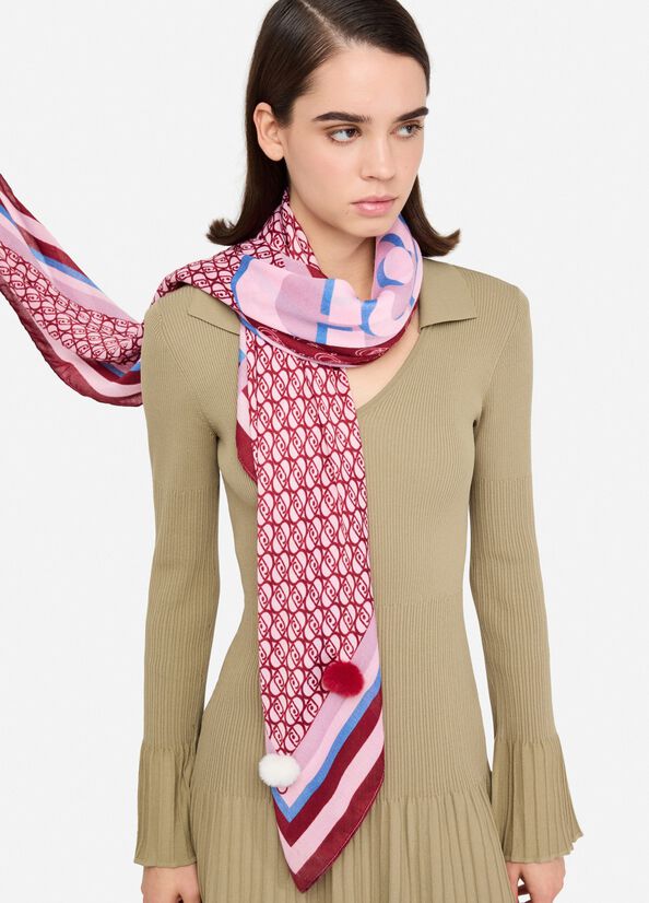 Foulard con pon-pon