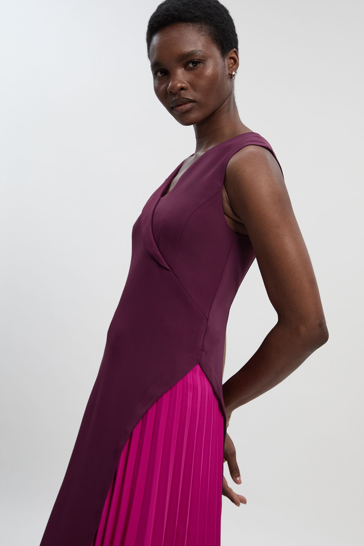 KarenMillen Soft Tailored Colour Block Pleated Side Sleeveless Midi Dress