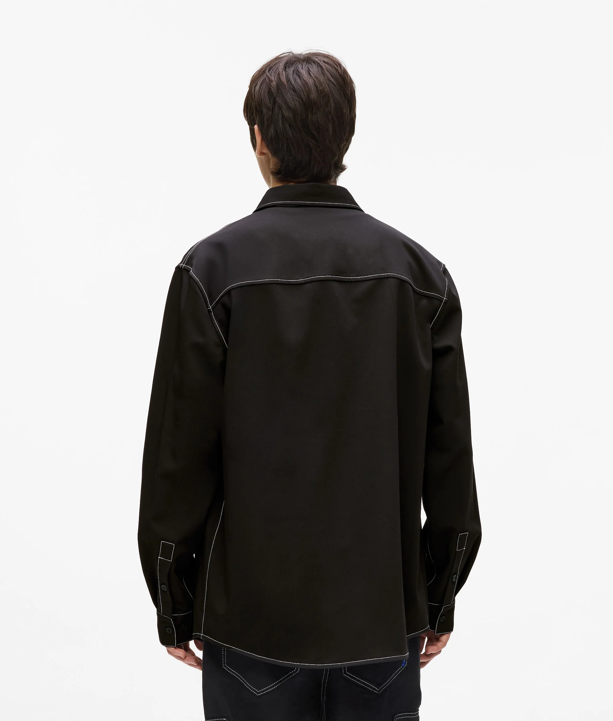 Chemise à surpiqûres contrastantes