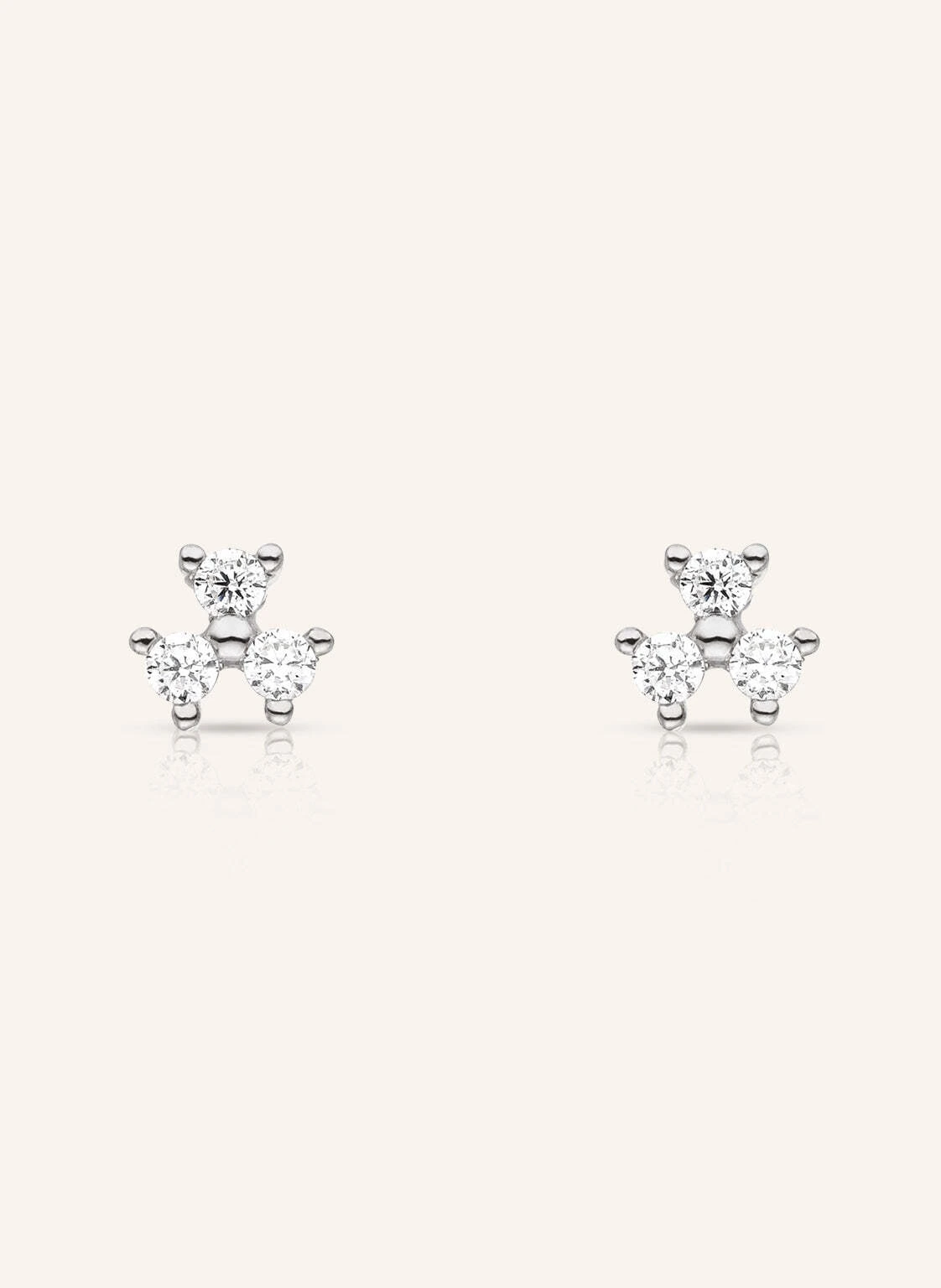 VEYNOU Ohrstecker FLEUR aus 14 Karat Weißgold und 0,16ct. Lab-Grown Diamanten