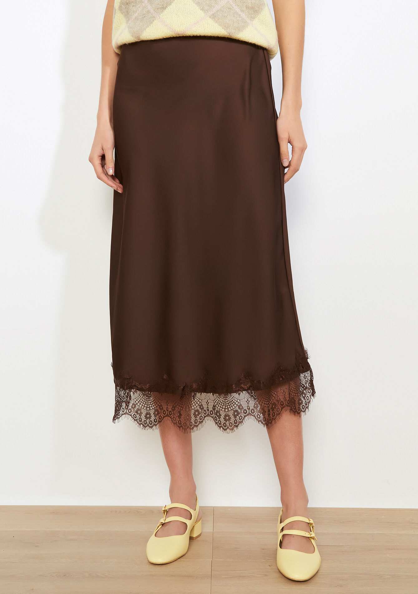 Satijnen midi-rok met kant