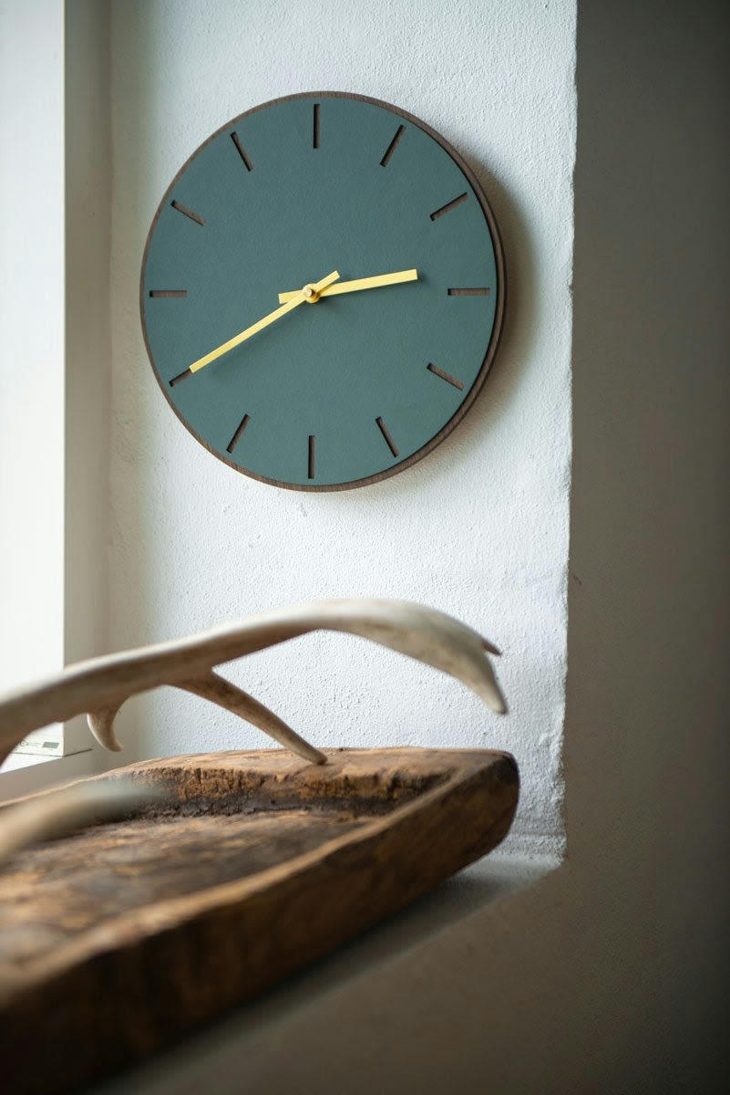 - Horloge murale en linoléum gris D38cm