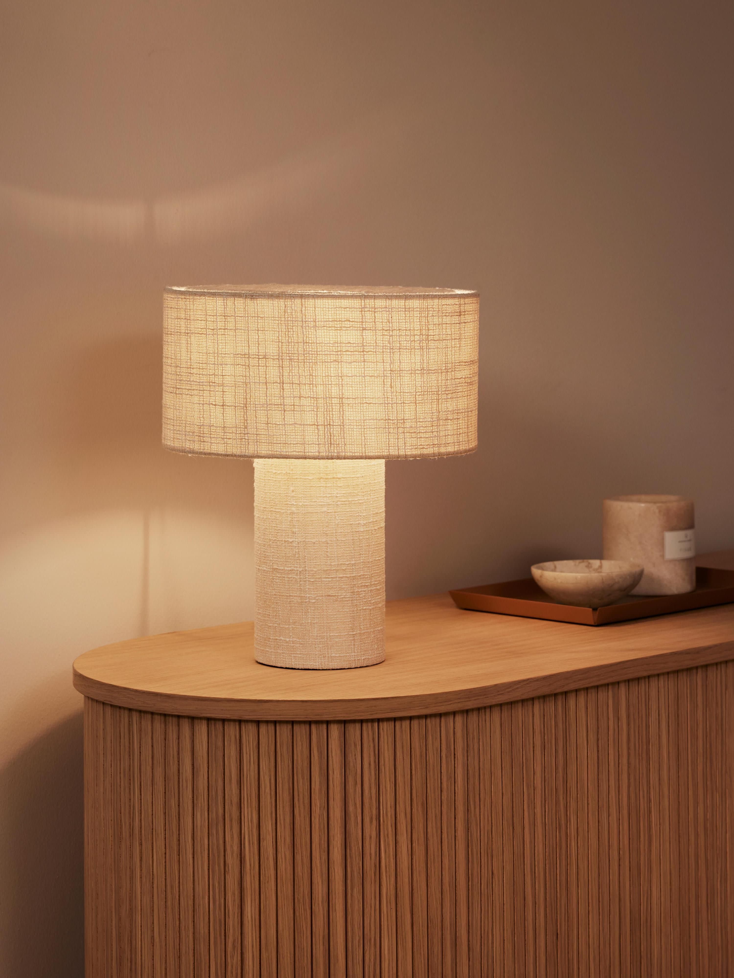 Bouclé-Tischlampe Ron