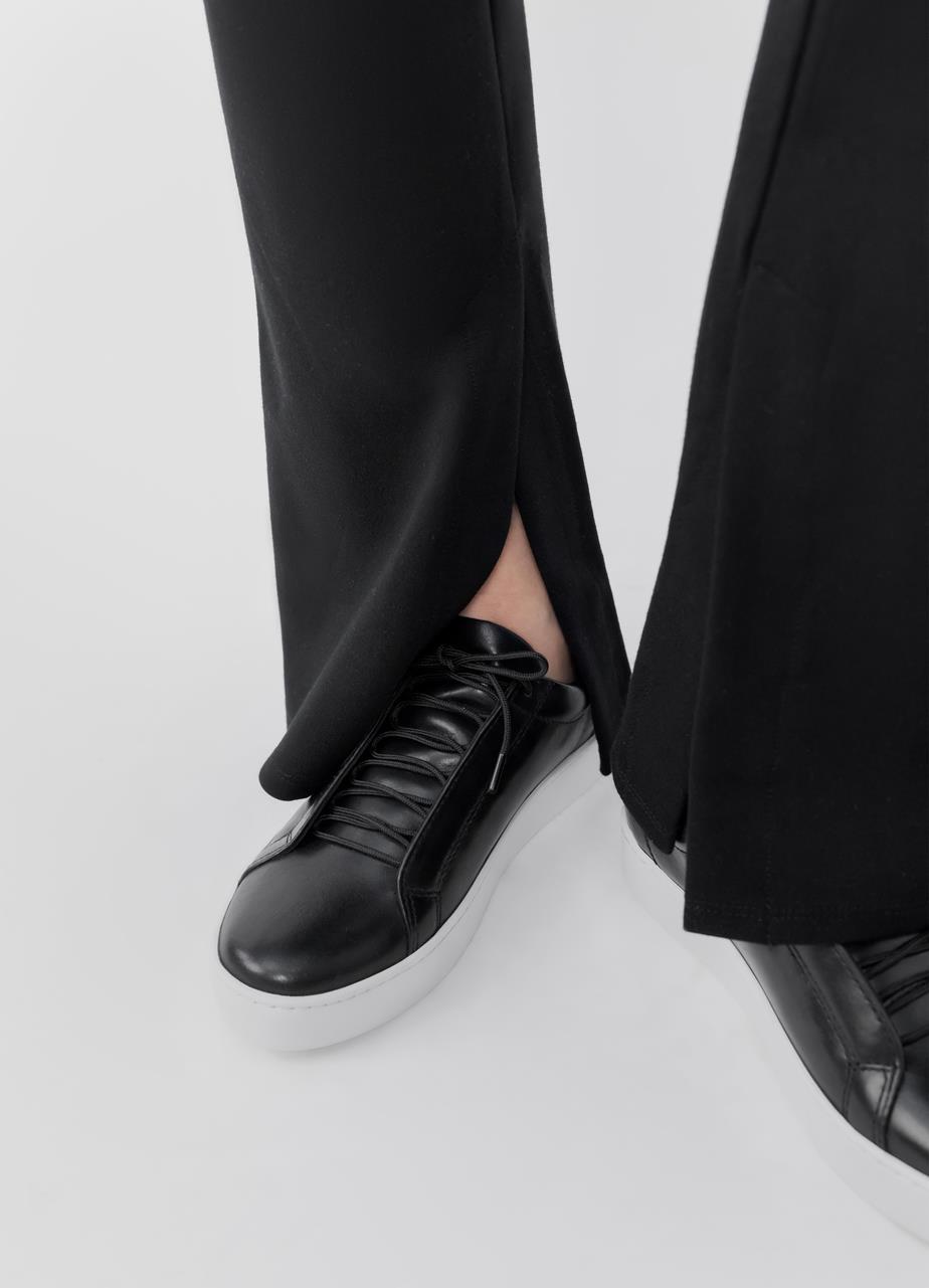 Zoe Sneakers