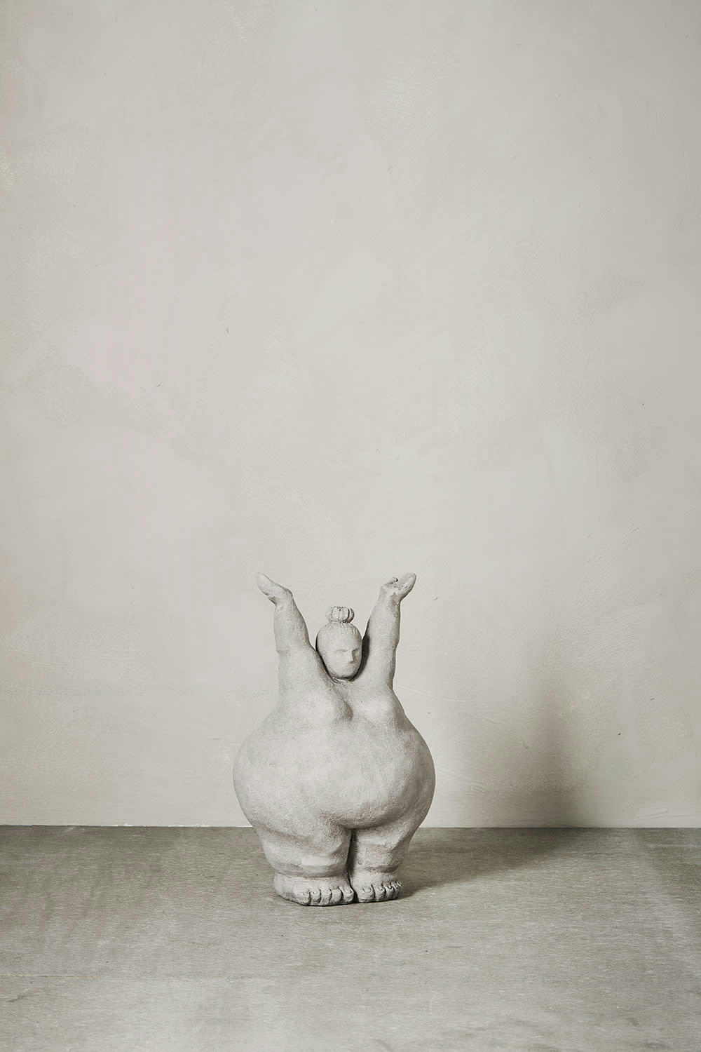 EXPRESSION - Statuette en polyrésine grise H28