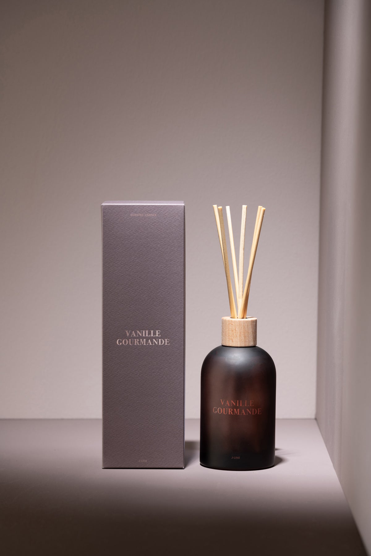 J-Line geurstokjes Accords Essentiels - Vanille Gourmande - bruin - 250 ml