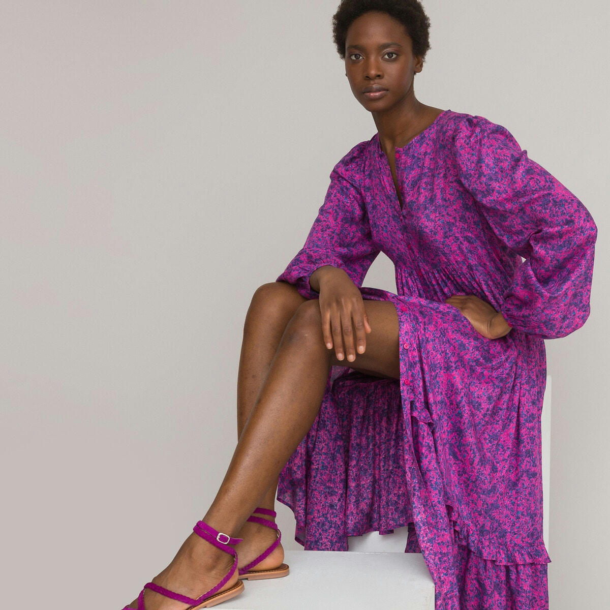 Robe longue, col rond, manches ballon longues