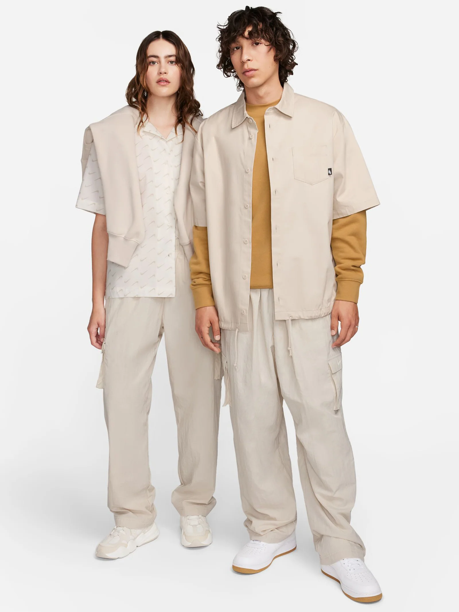 Essential High Rise Woven Cargo Pants