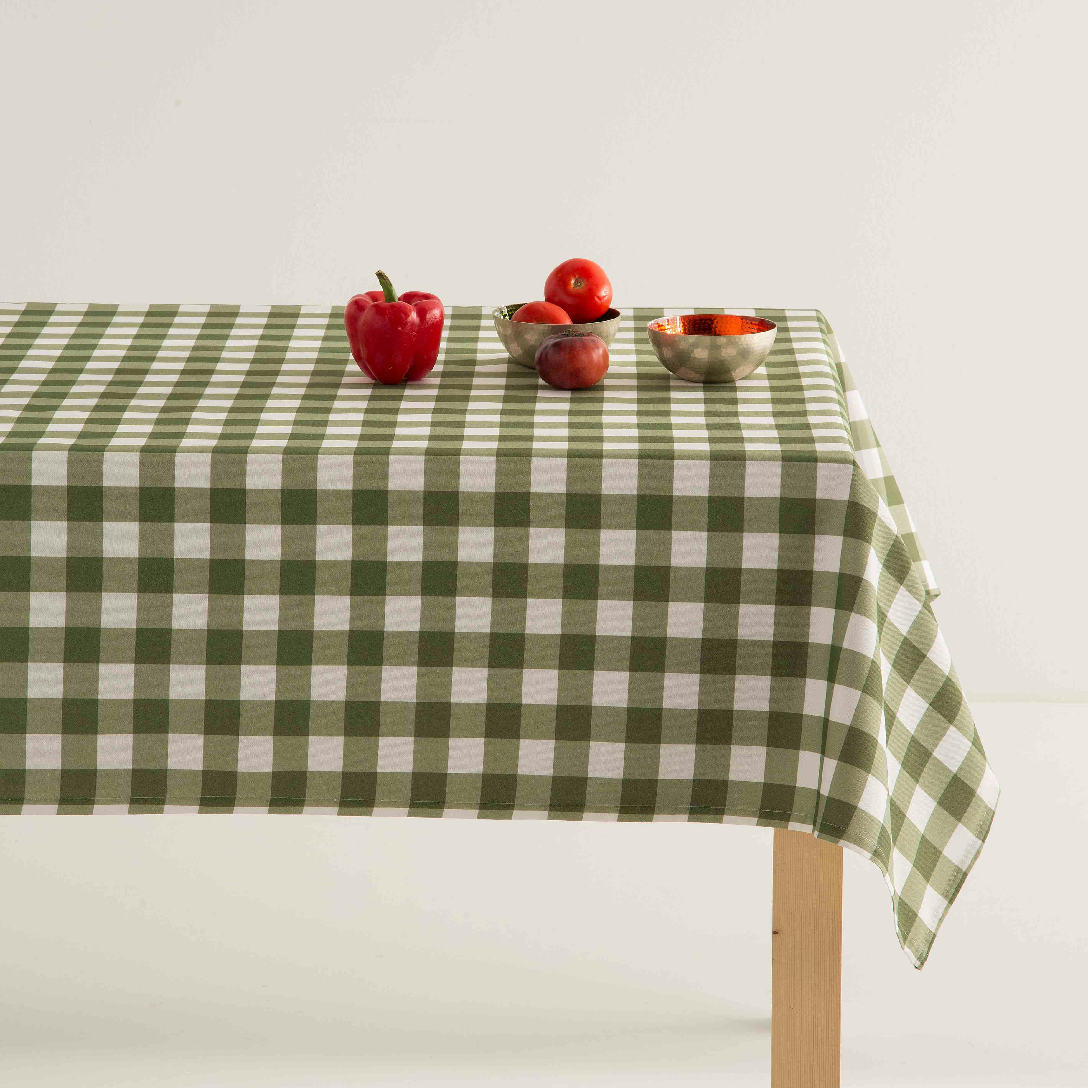 CHESS KAKI - Nappe imprimée vert avec traitement anti-taches en coton 140x200 cm