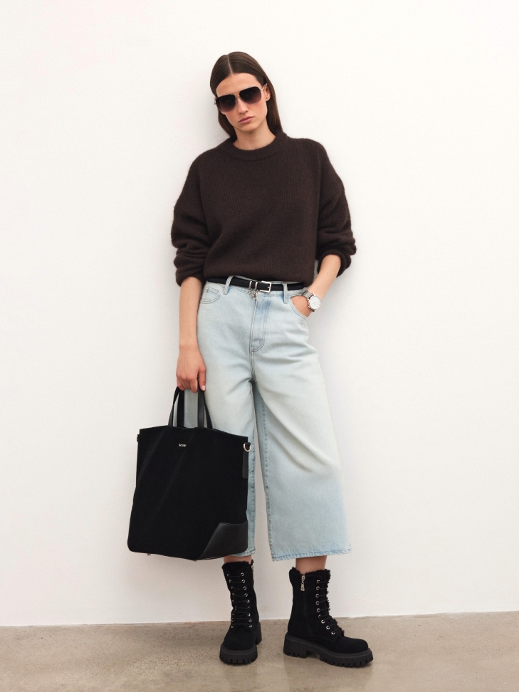 Minimalist watch in silver color