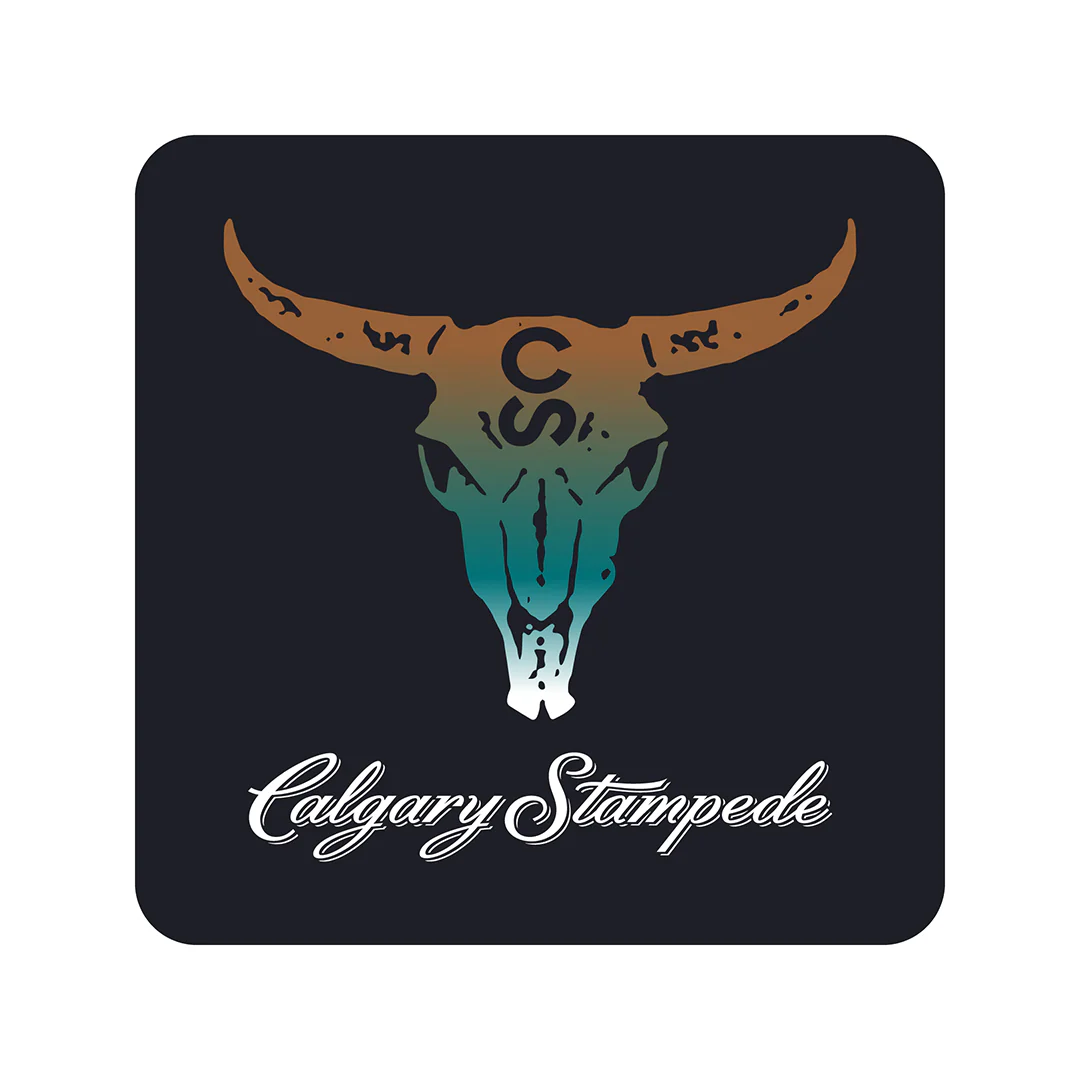 Женская футболка Calgary Stampede с графическим изображением черепа быка в стиле омбре.