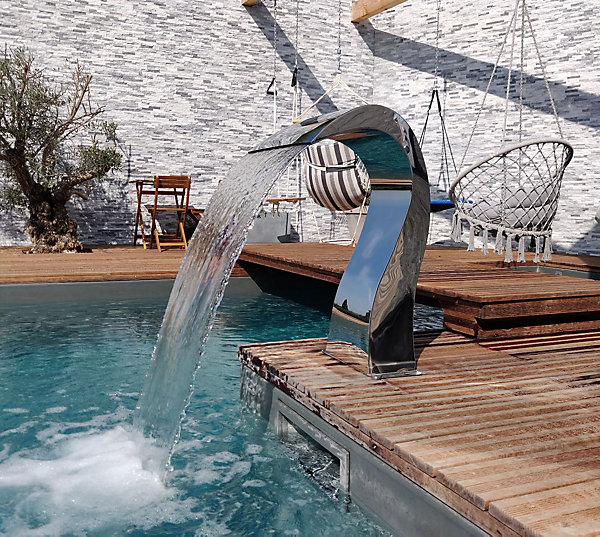 Cascade de Piscine Inox INOX Demi cœur Hauteur 80cm Zenlys Fontaine Décoration