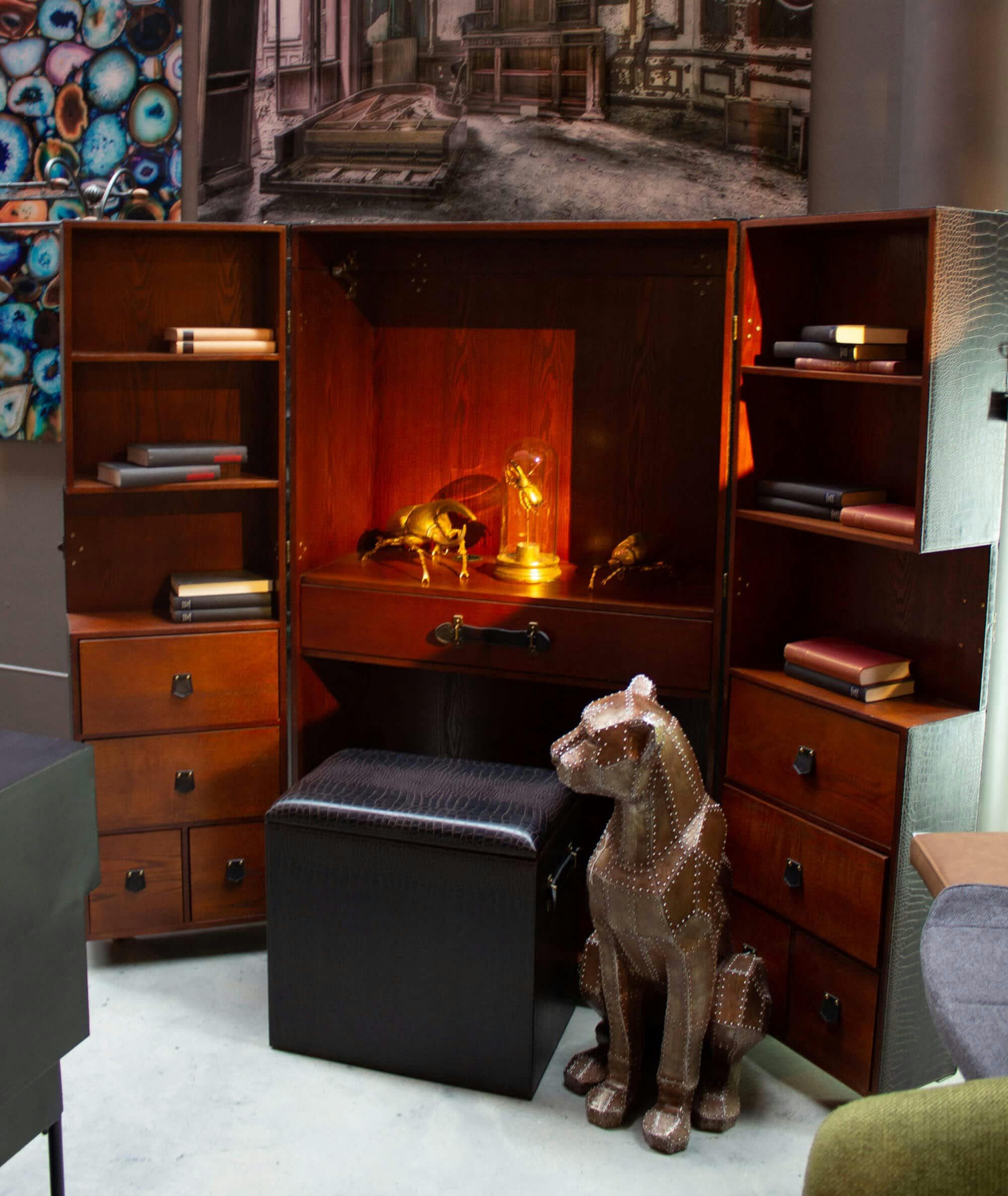 - Statue panthères rivets en polyrésine cuivrée