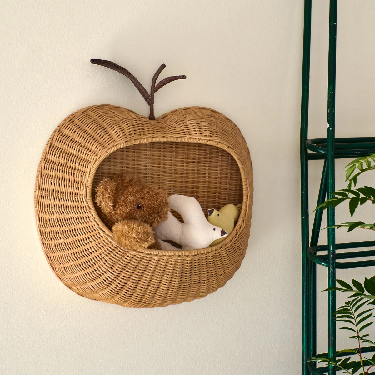 Ferm Living - Apple Wandaufbewahrung, Rattan geflochten