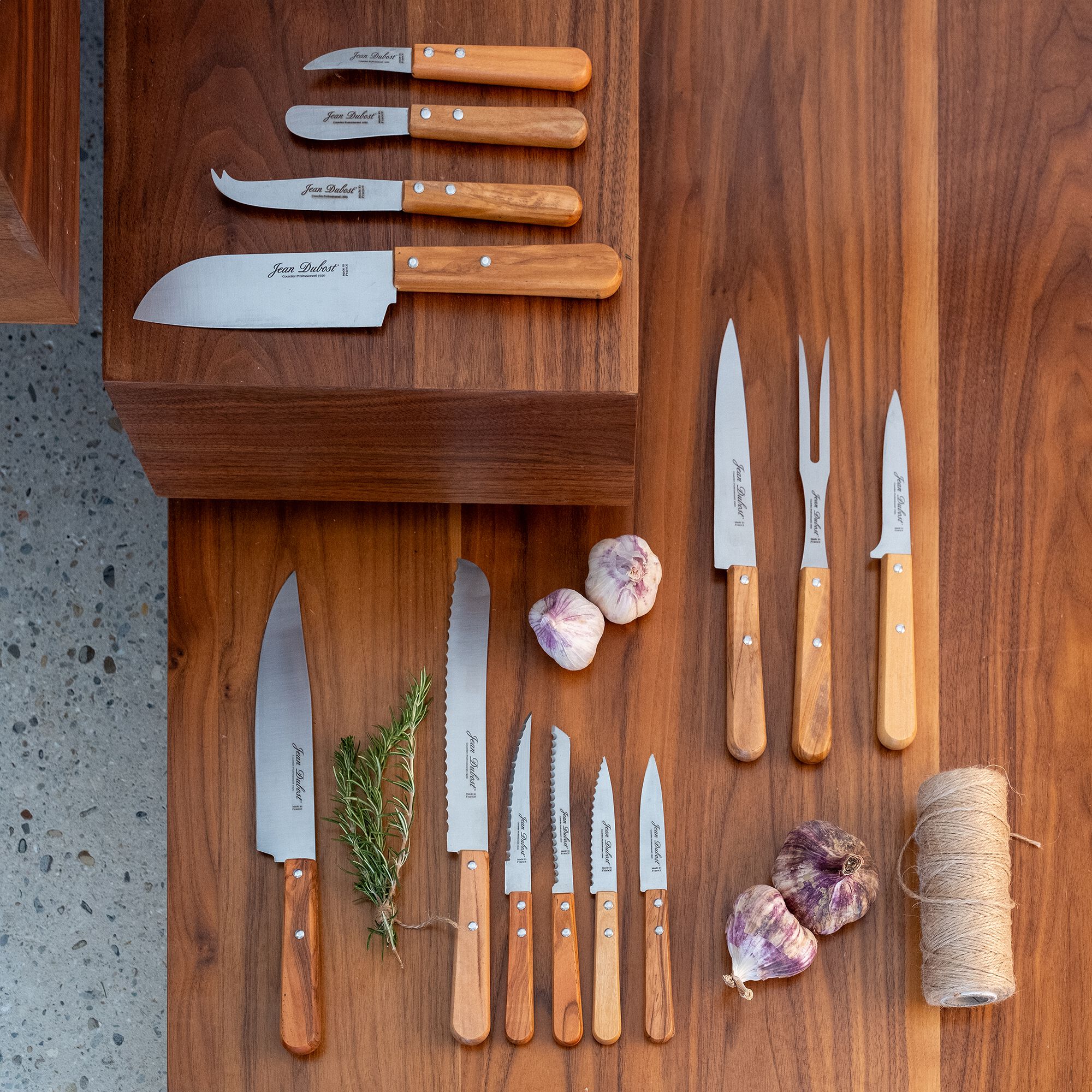 TRADITION - Couteau à fromages en inox et bois d'olivier 20,70cm - naturel