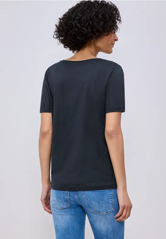 Basic T-Shirt mit gerundetem V-Neck