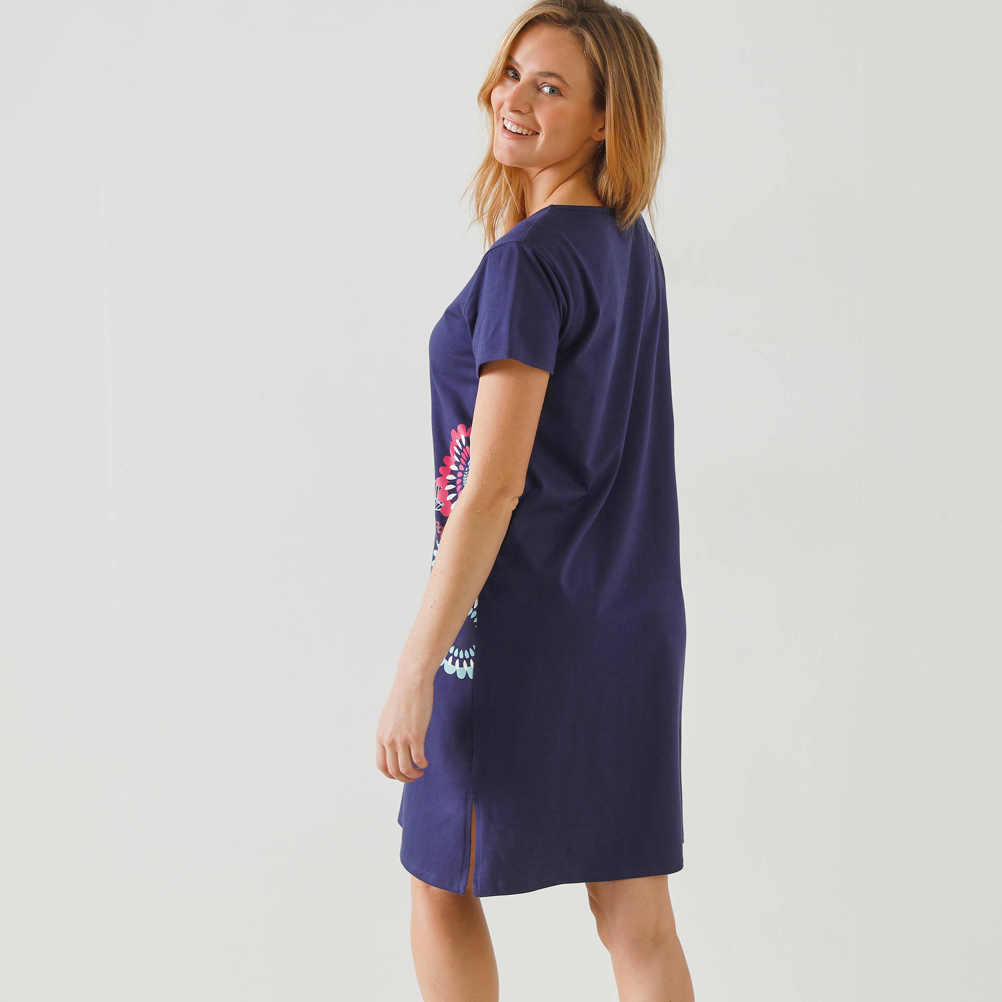 Chemise de nuit courte imprimé rosaces