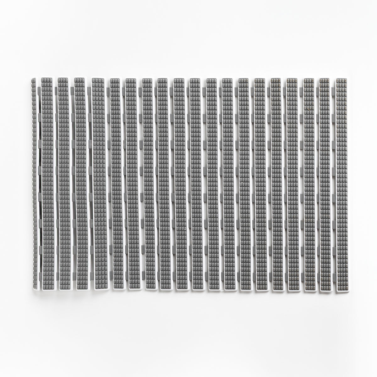 Tapete wc antiderrapante cinza e branco 38x70cm