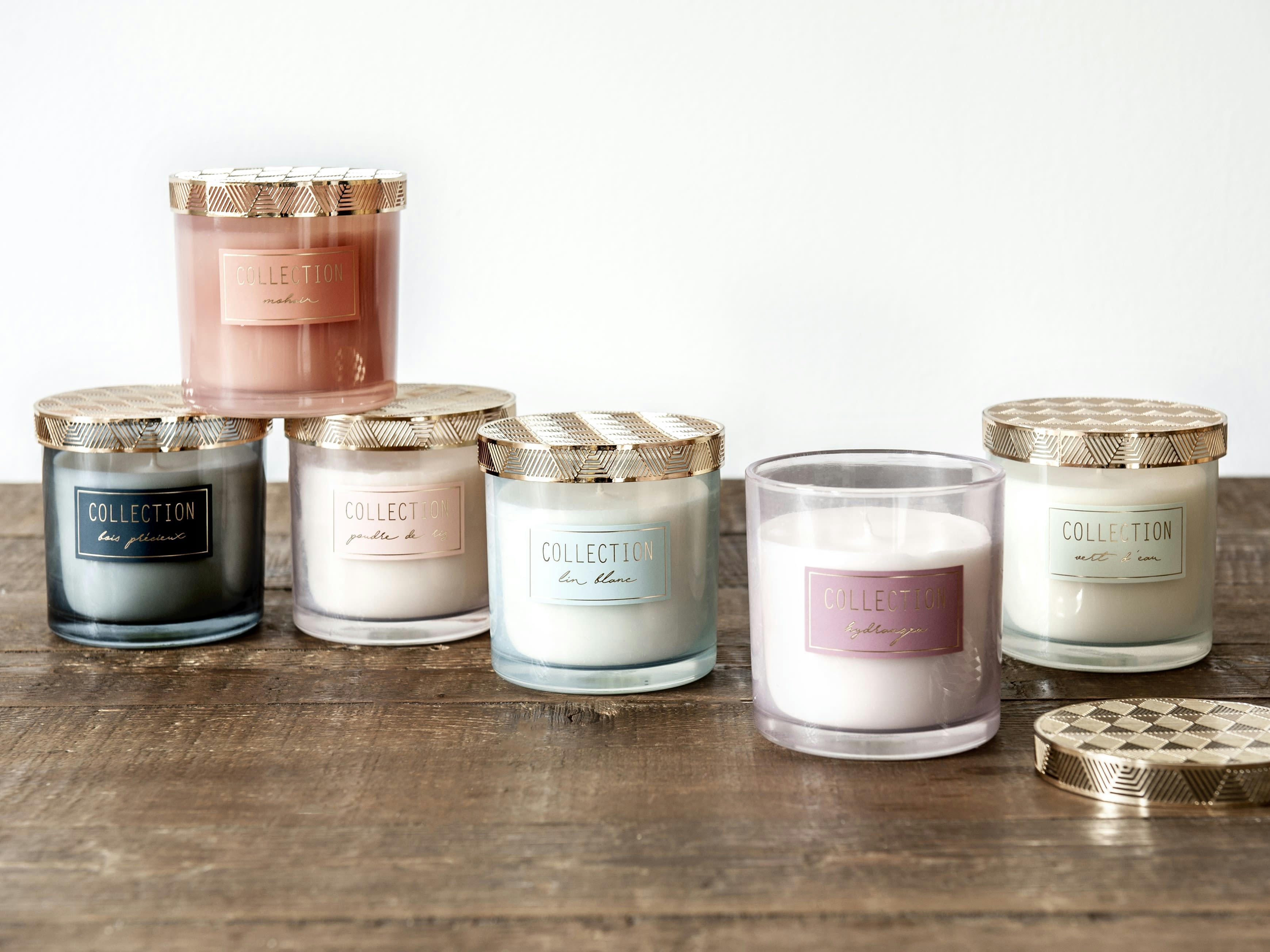 CLASSIQUE - Bougie parfumée en verre teinté vert et métal doré 350g