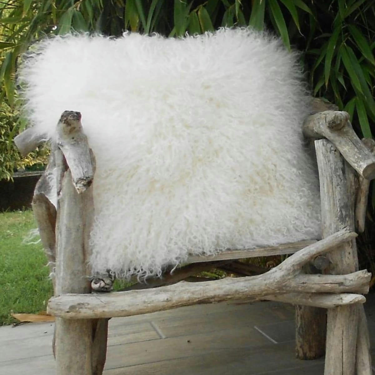 - Coussin en peau d'agneau du tibet blanc