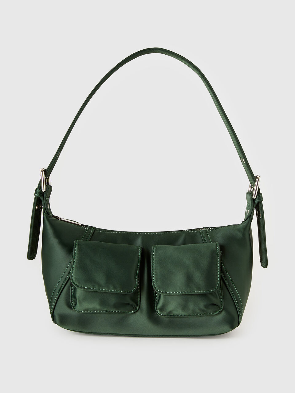 Shoulder bag with pockets